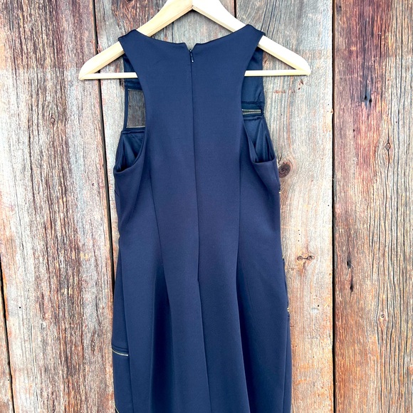Guess- Black dress with gold zipper details - Picture 3 of 3